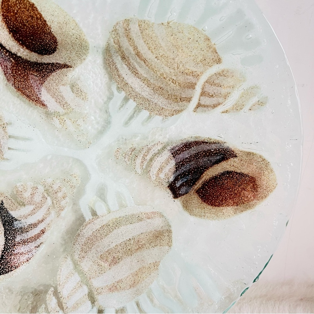 Sydenstricker Nautical Seashell fused glass plate - Picture 10 of 10